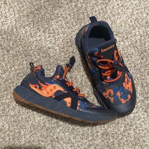 Saucony Kids' Digital Camo Blue and Orange Sneakers s-voxel 9000